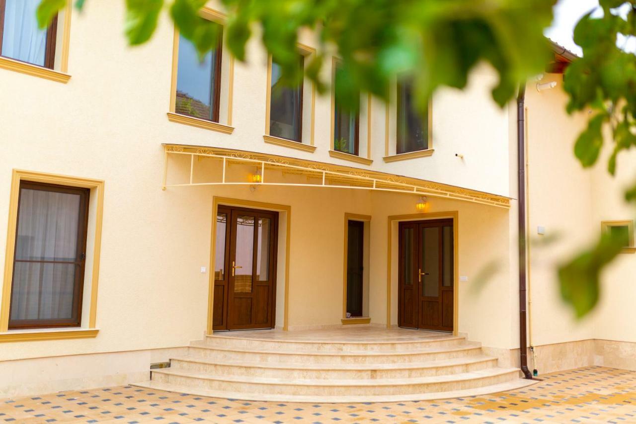 Casa Cu Nuc Hotel Alba Iulia Eksteriør billede