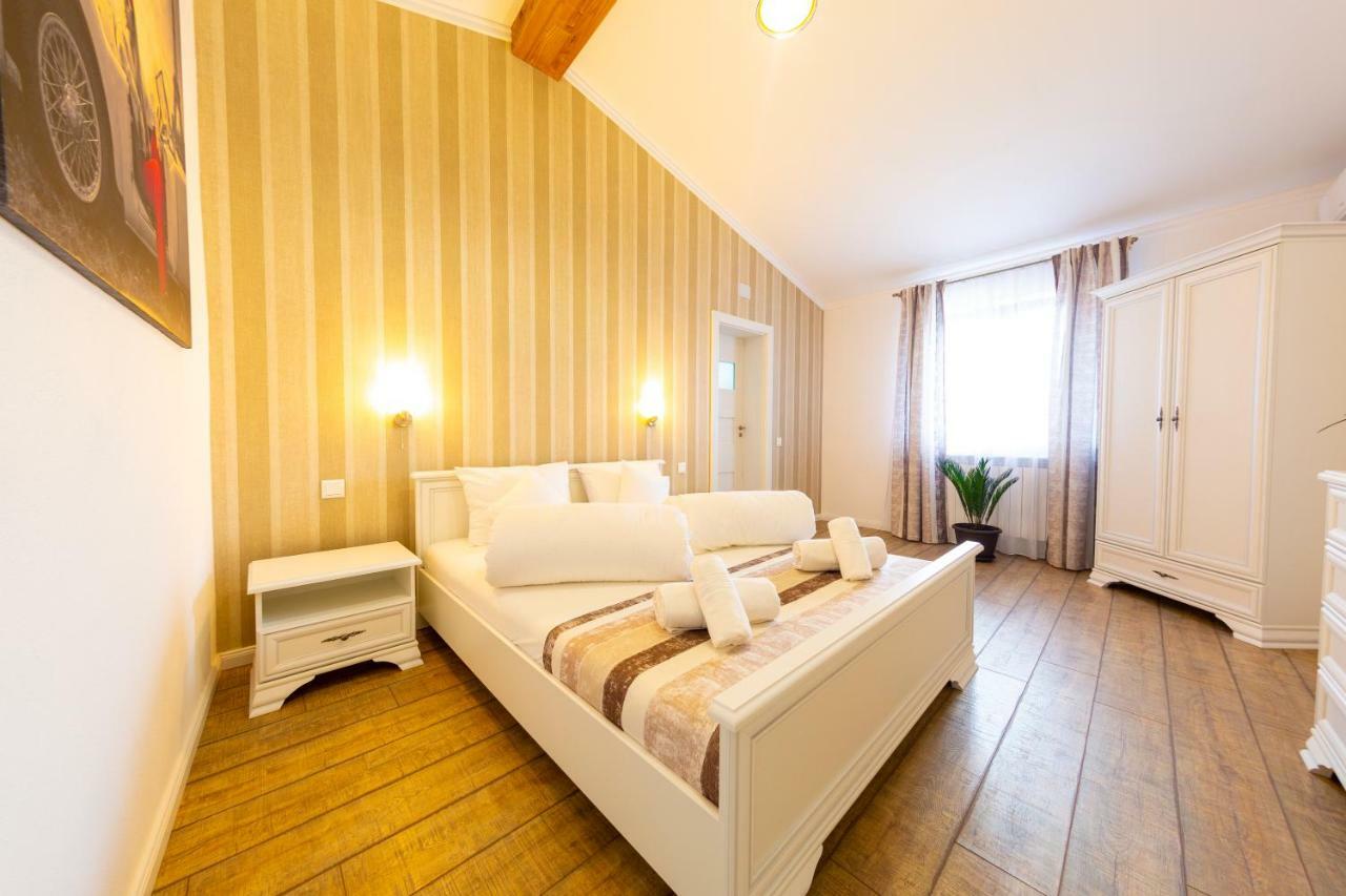 Casa Cu Nuc Hotel Alba Iulia Eksteriør billede