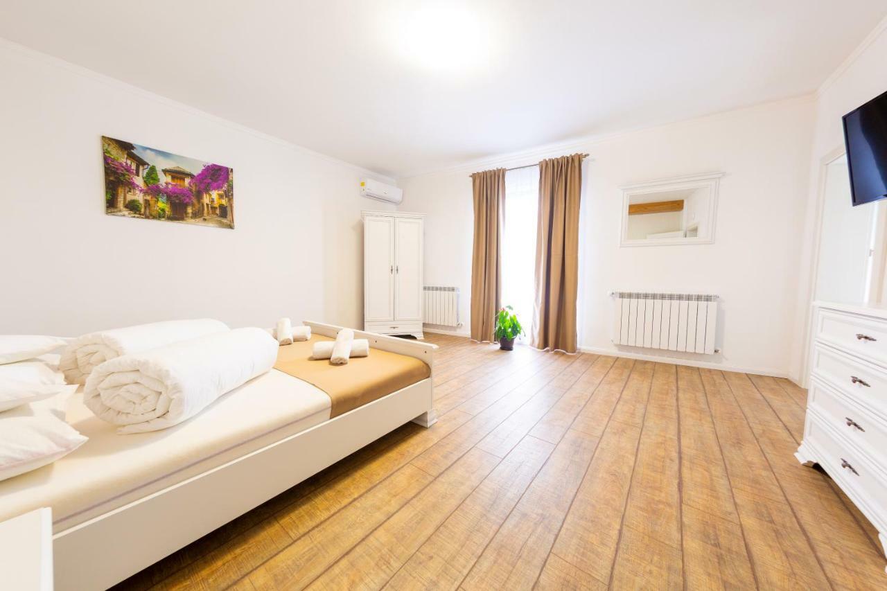 Casa Cu Nuc Hotel Alba Iulia Eksteriør billede