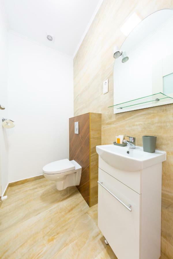 Casa Cu Nuc Hotel Alba Iulia Eksteriør billede